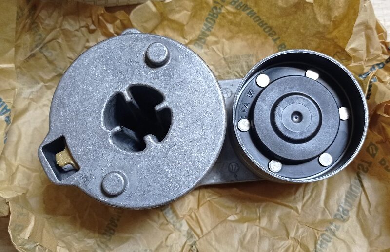 0005590471 Ролик натяжителя ремня MTU RIEMENSPANNER V-BELT TENSIONER